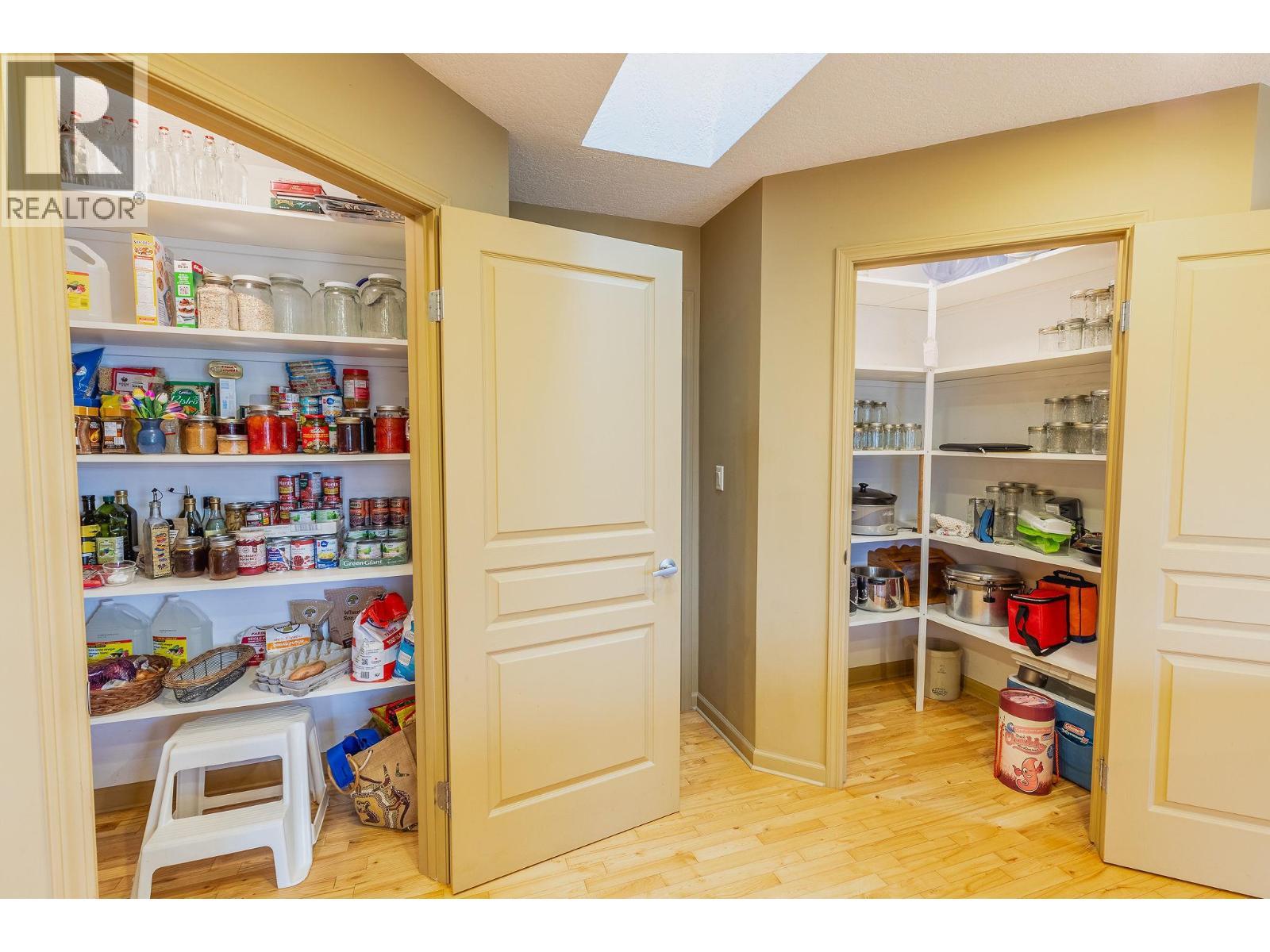 Double walk in Pantries - 710 Indian Road, Creston, BC - Indoor