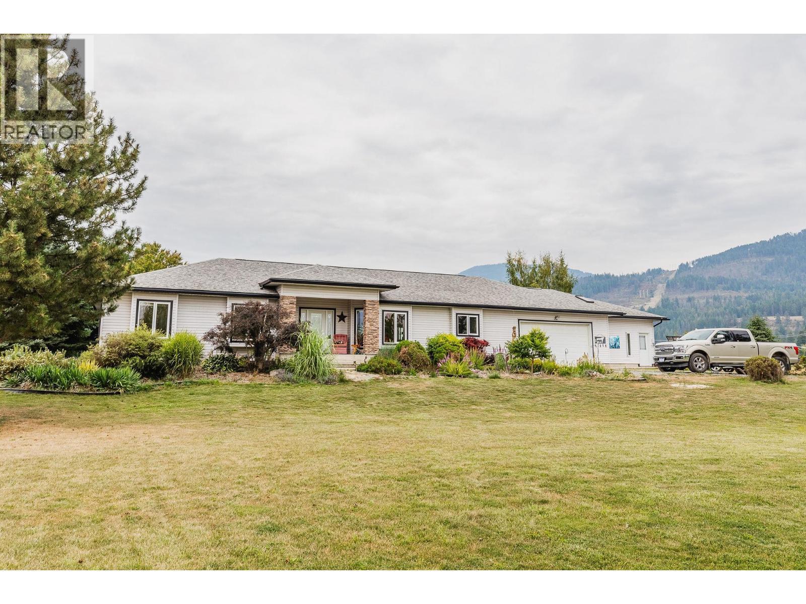 710 Indian Road, Creston, BC - Outdoor