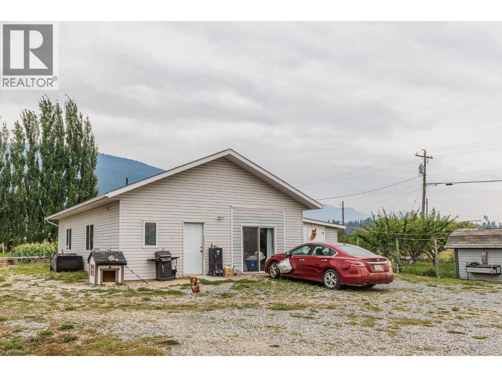 710 Indian Road, Creston, BC - Outdoor