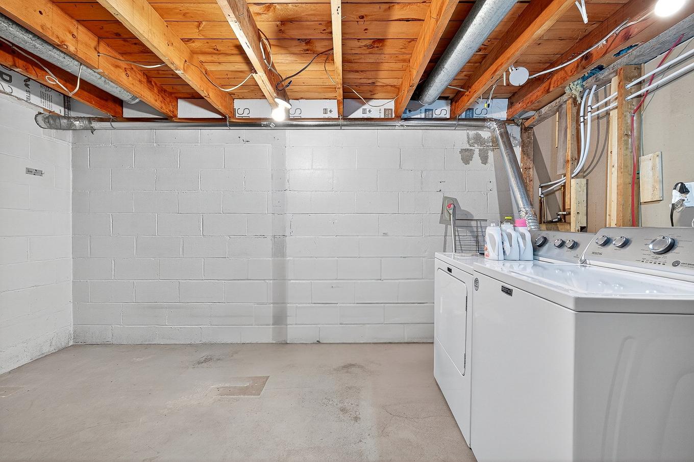 Laundry room - 59 Rue Frontenac, Shawville, QC - Indoor Photo Showing Laundry Room