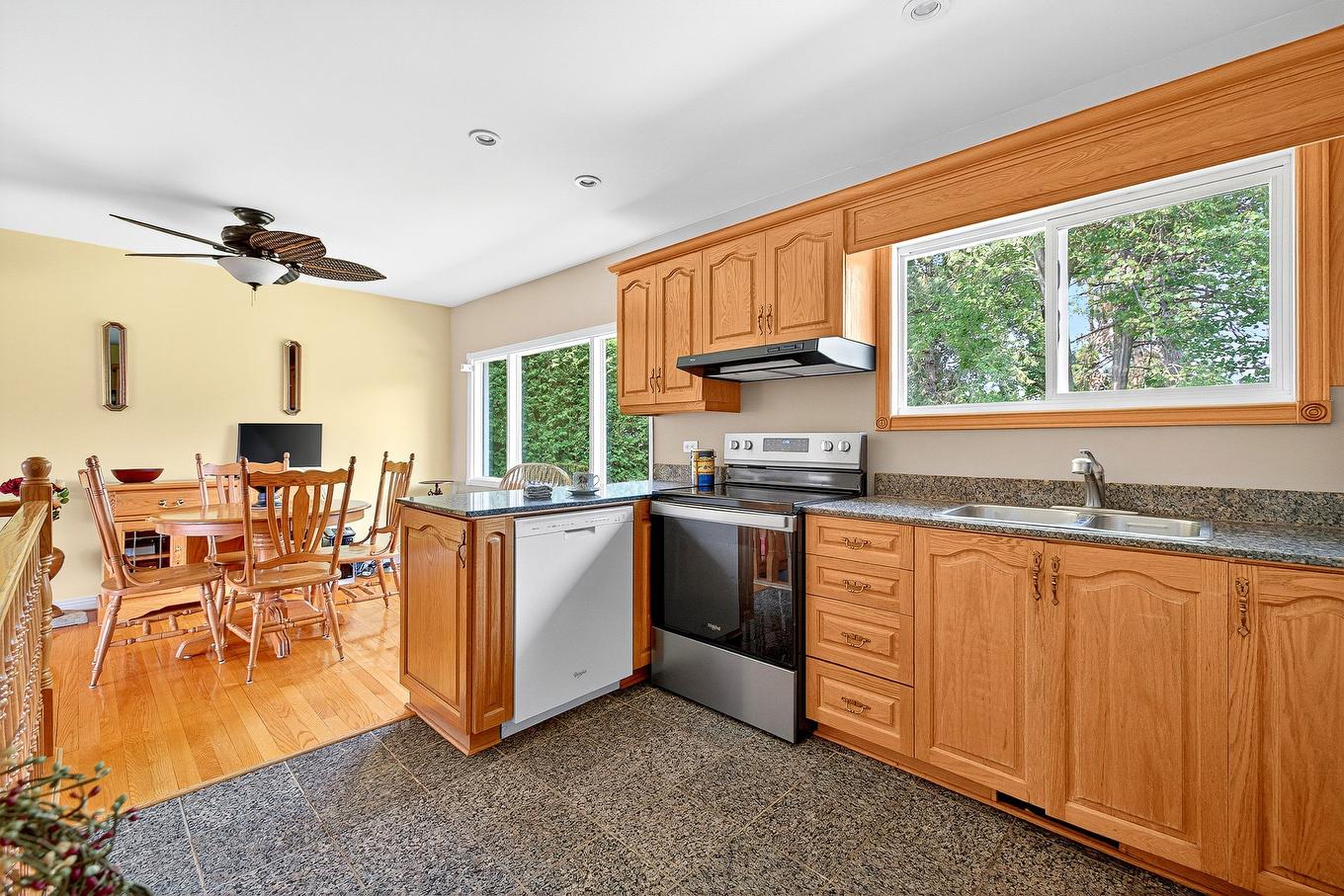 Kitchen - 59 Rue Frontenac, Shawville, QC - Indoor Photo Showing Kitchen With Double Sink