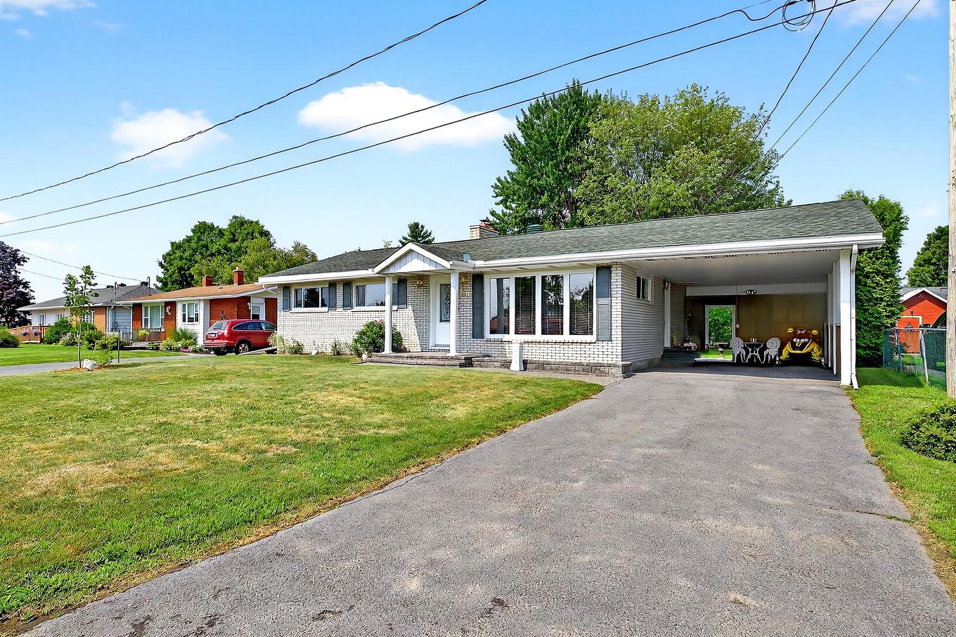 Frontage - 59 Rue Frontenac, Shawville, QC - Outdoor With Facade