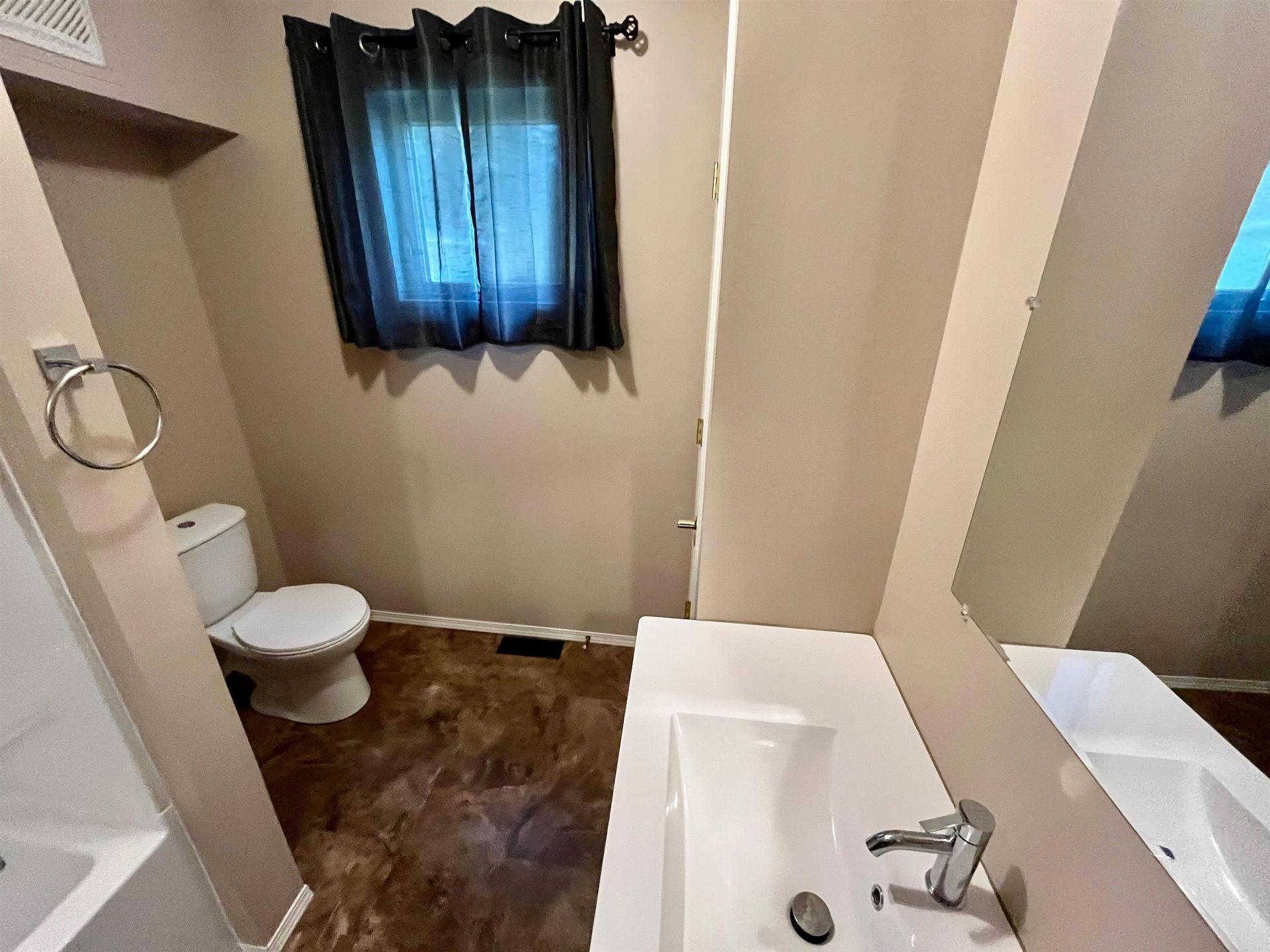 206 Mcmillan Crescent, Dryden, ON - Indoor Photo Showing Bathroom