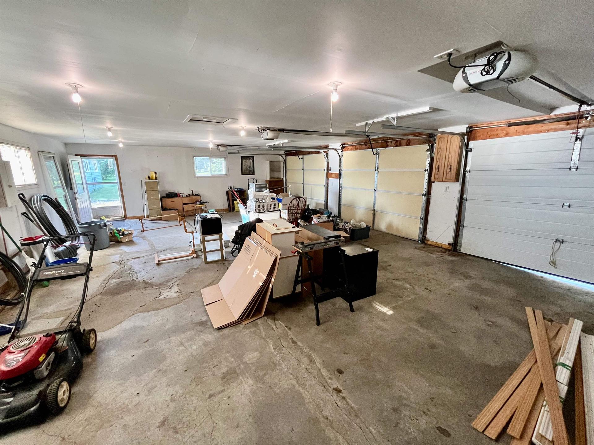 206 Mcmillan Crescent, Dryden, ON - Indoor Photo Showing Garage