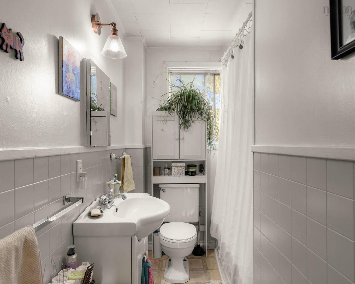 94 Hopson Street, Lunenburg, NS