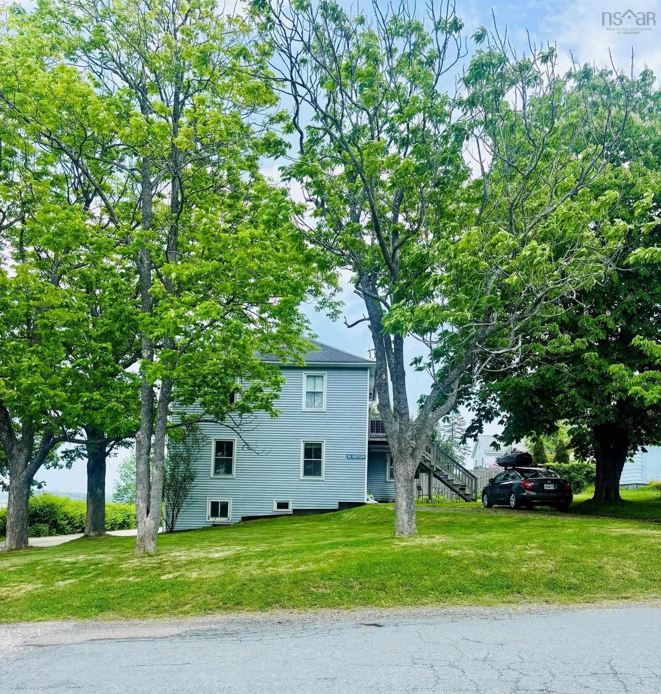 94 Hopson Street, Lunenburg, NS