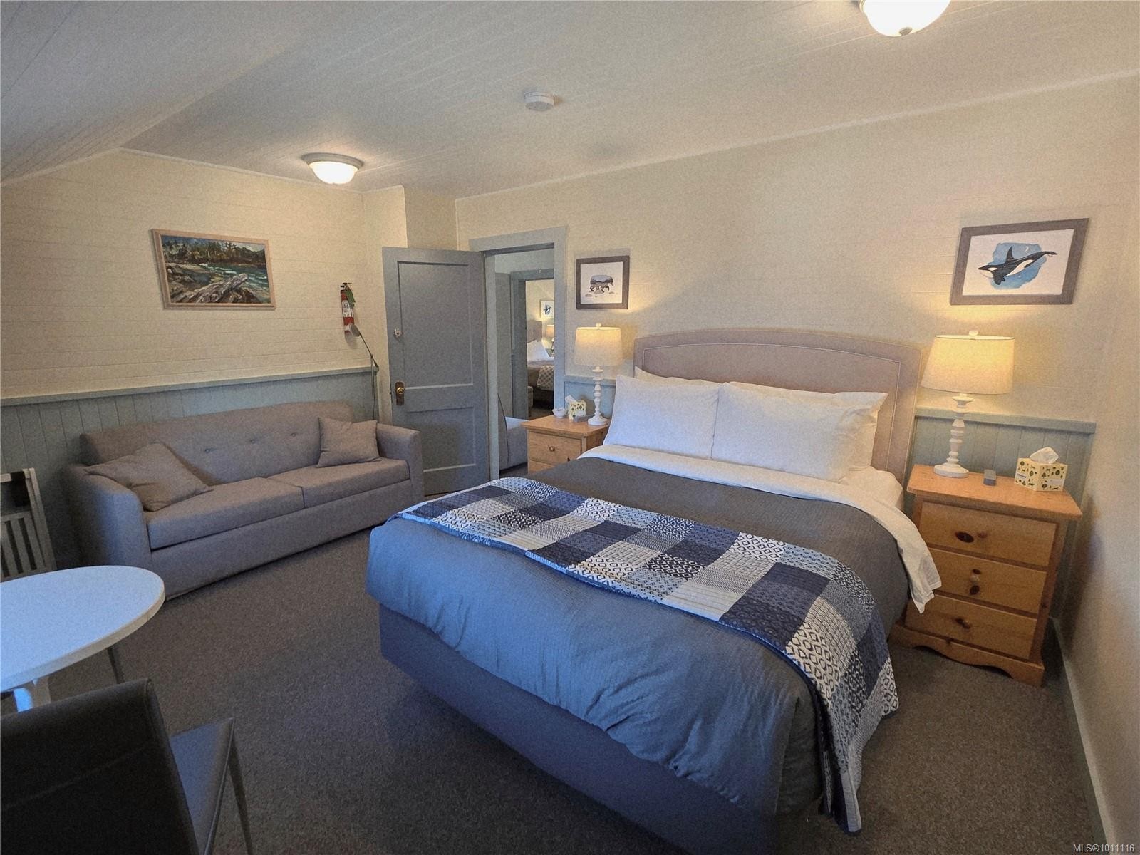 320 Main St, Tofino, BC