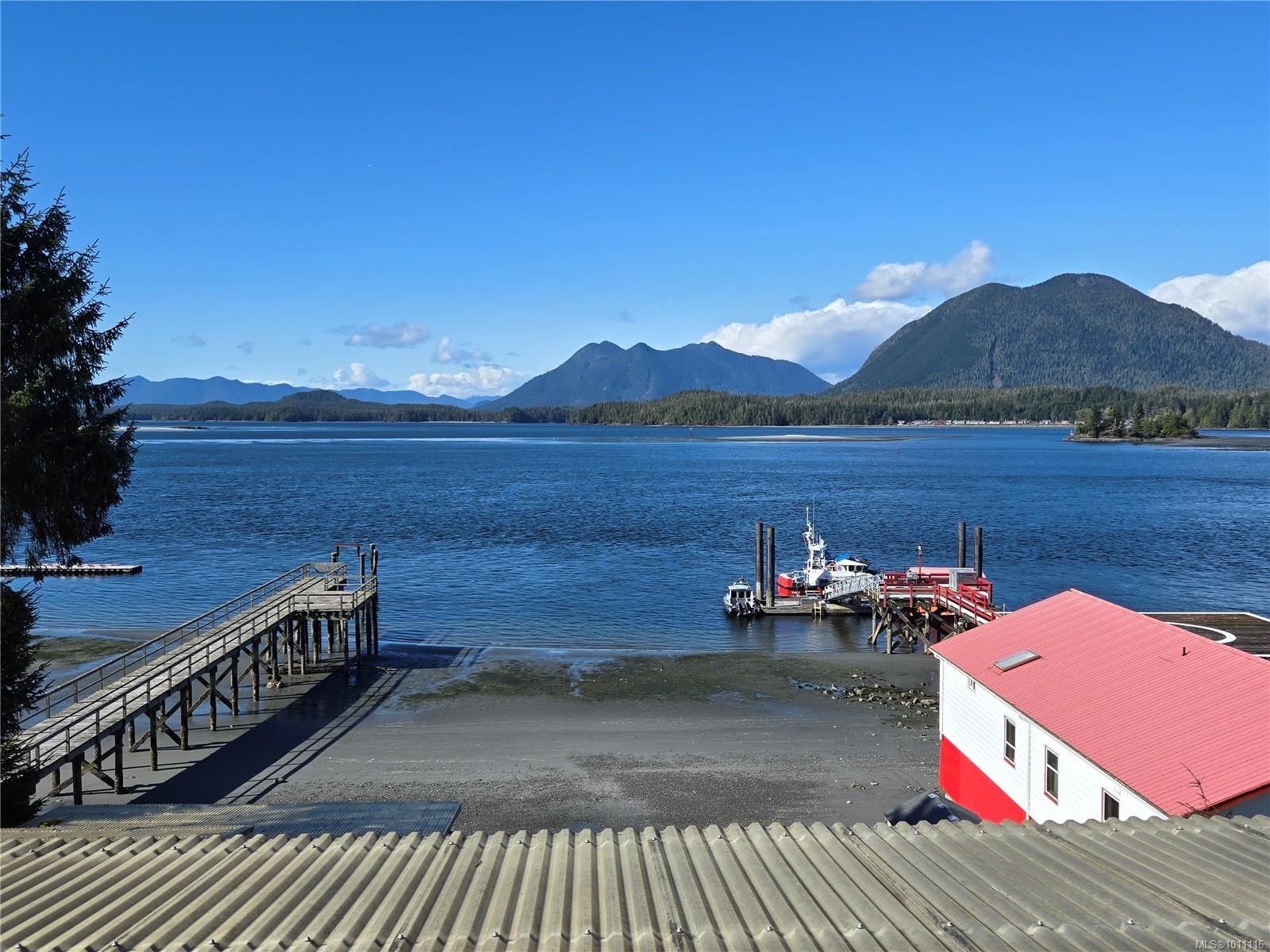 320 Main St, Tofino, BC