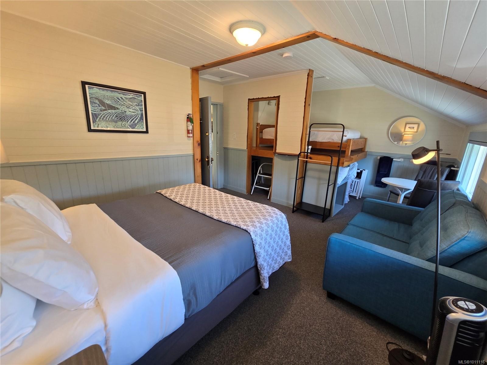 320 Main St, Tofino, BC