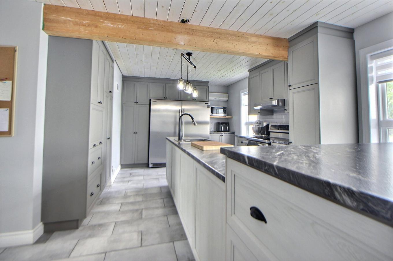 Cuisine - 91 4E Avenue O., Amos, QC - Indoor Photo Showing Kitchen With Upgraded Kitchen