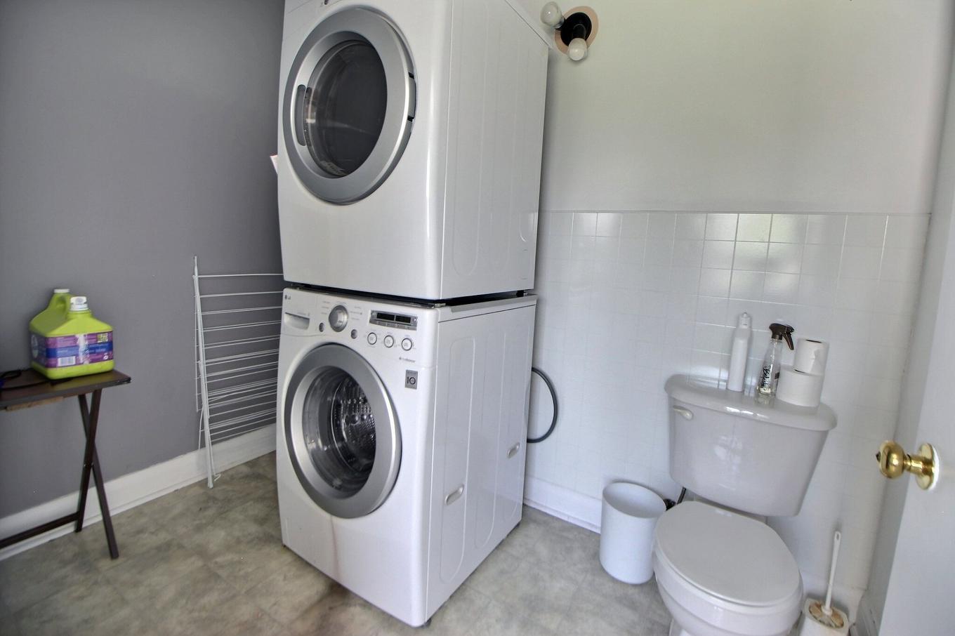 Salle de lavage - 91 4E Avenue O., Amos, QC - Indoor Photo Showing Laundry Room