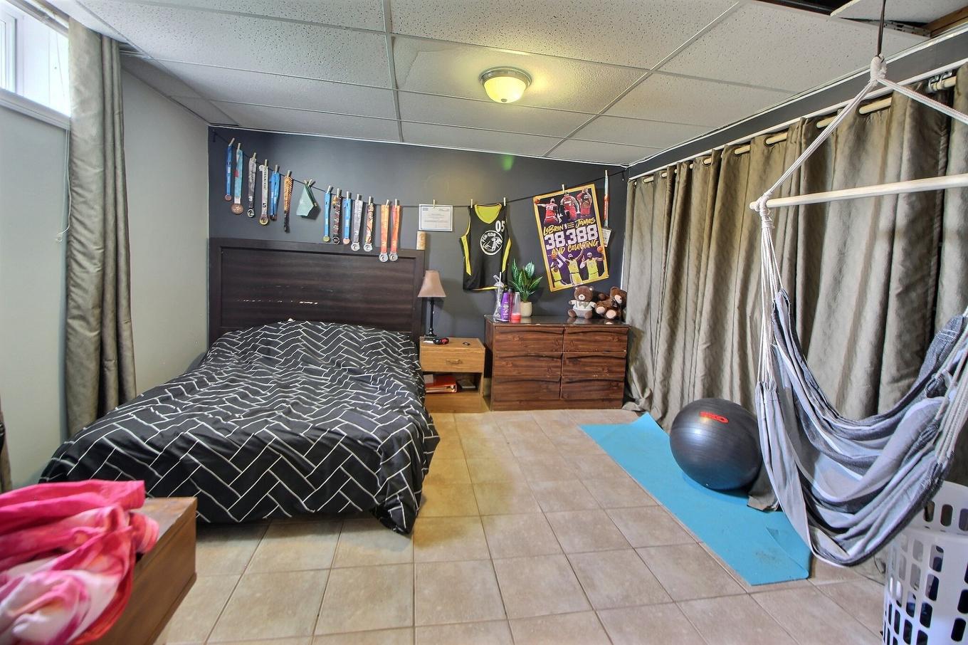 Chambre à coucher - 91 4E Avenue O., Amos, QC - Indoor Photo Showing Bedroom