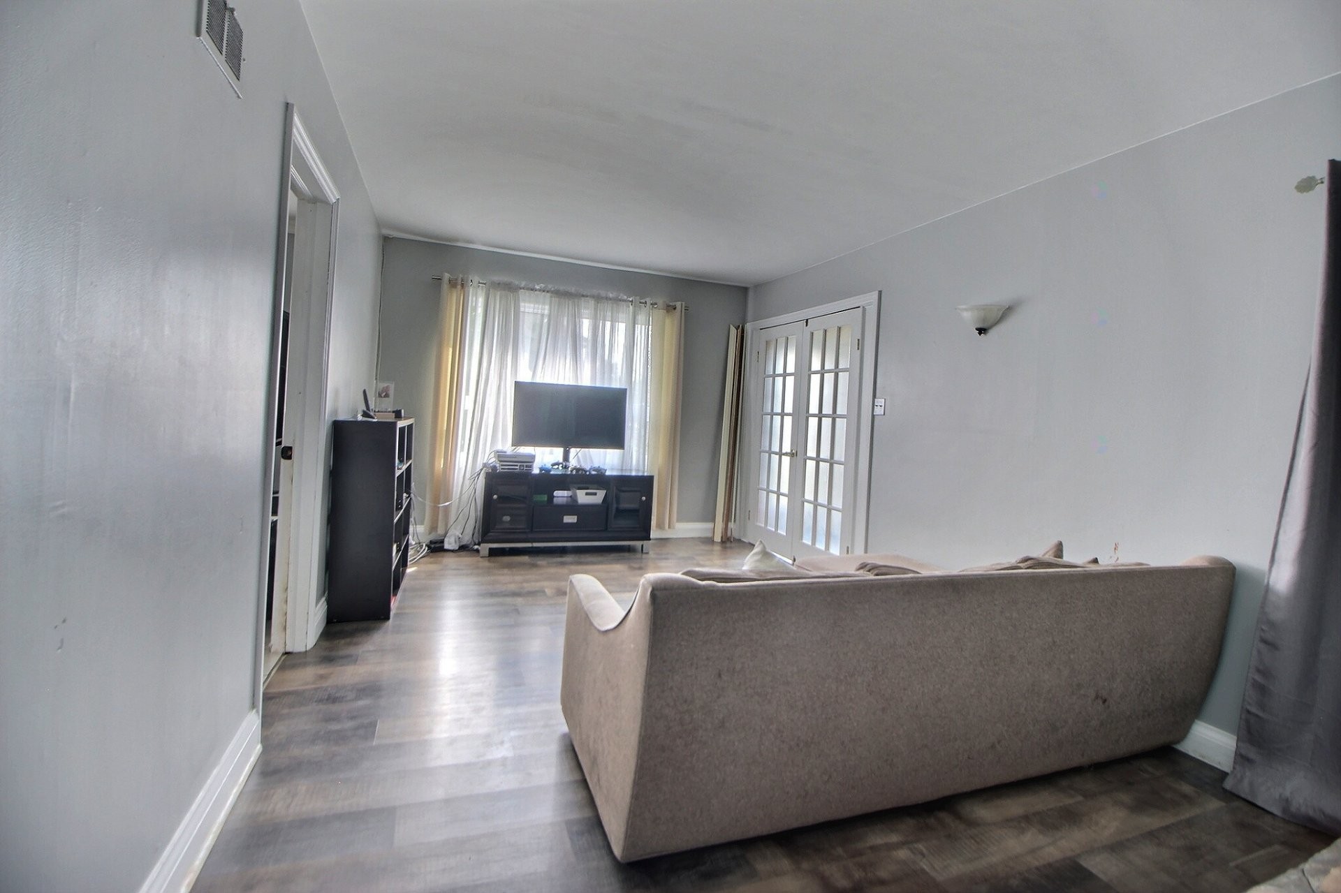 Salon - 91 4E Avenue O., Amos, QC - Indoor Photo Showing Living Room