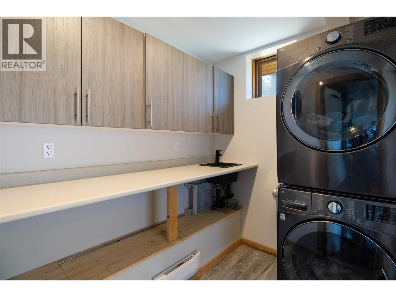 Lower Level Laundry - 7940 Keddleston Road, Vernon, BC