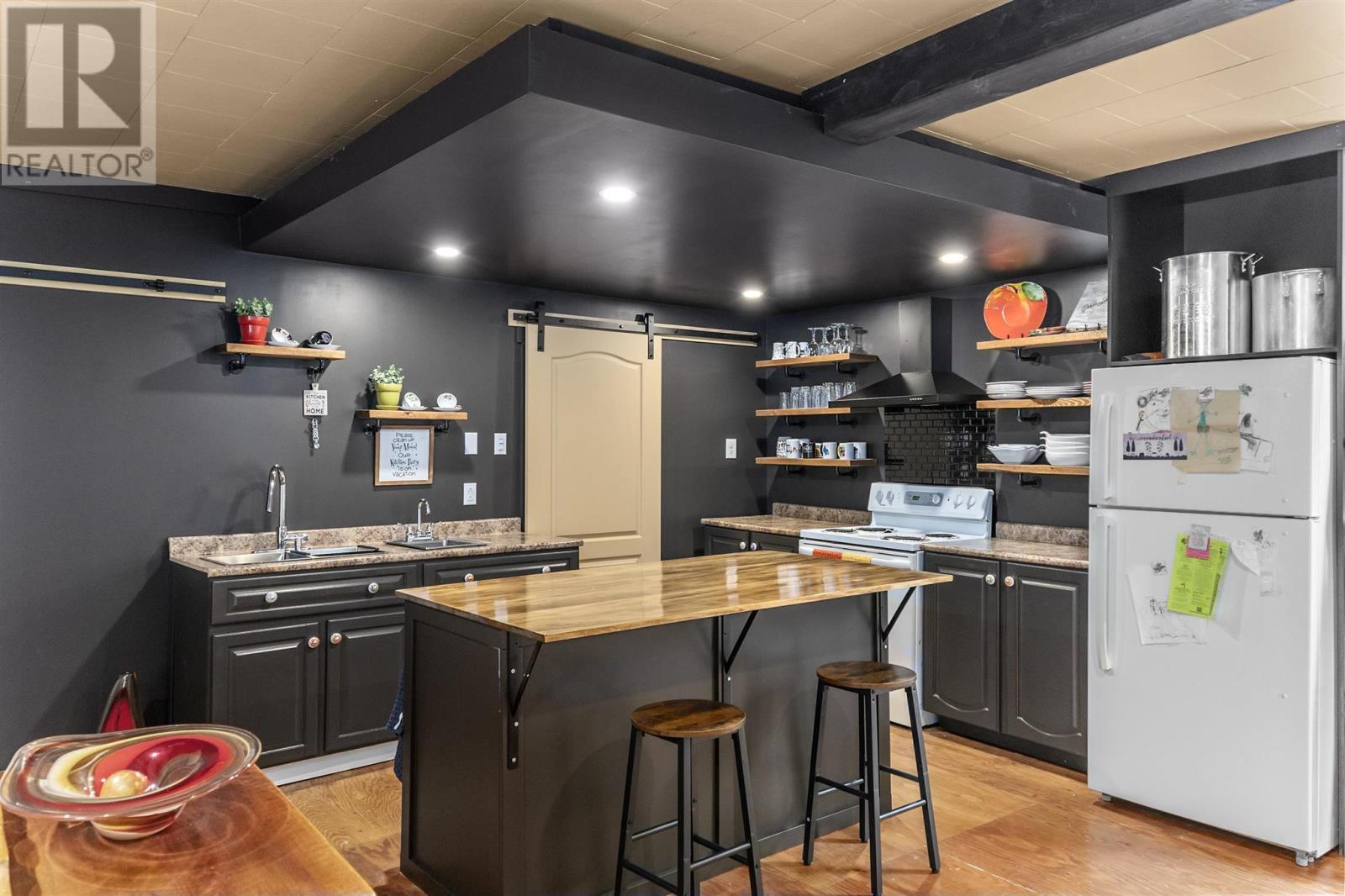 1195 Richard St, Richards Landing, ON