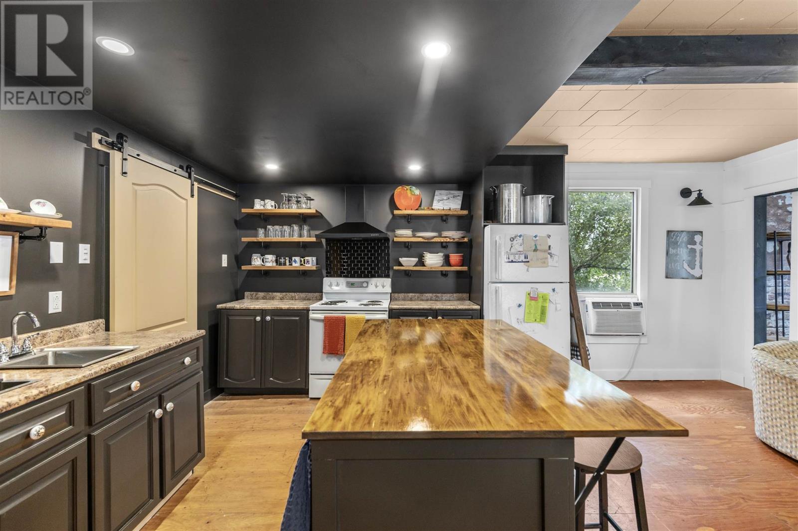 1195 Richard St, Richards Landing, ON