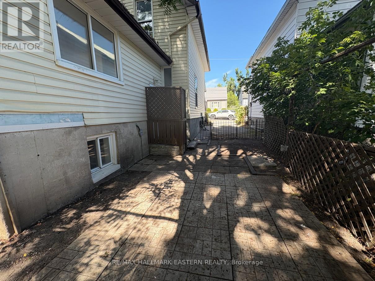 581 Paterson Street, Peterborough Central (South), ON - Outdoor