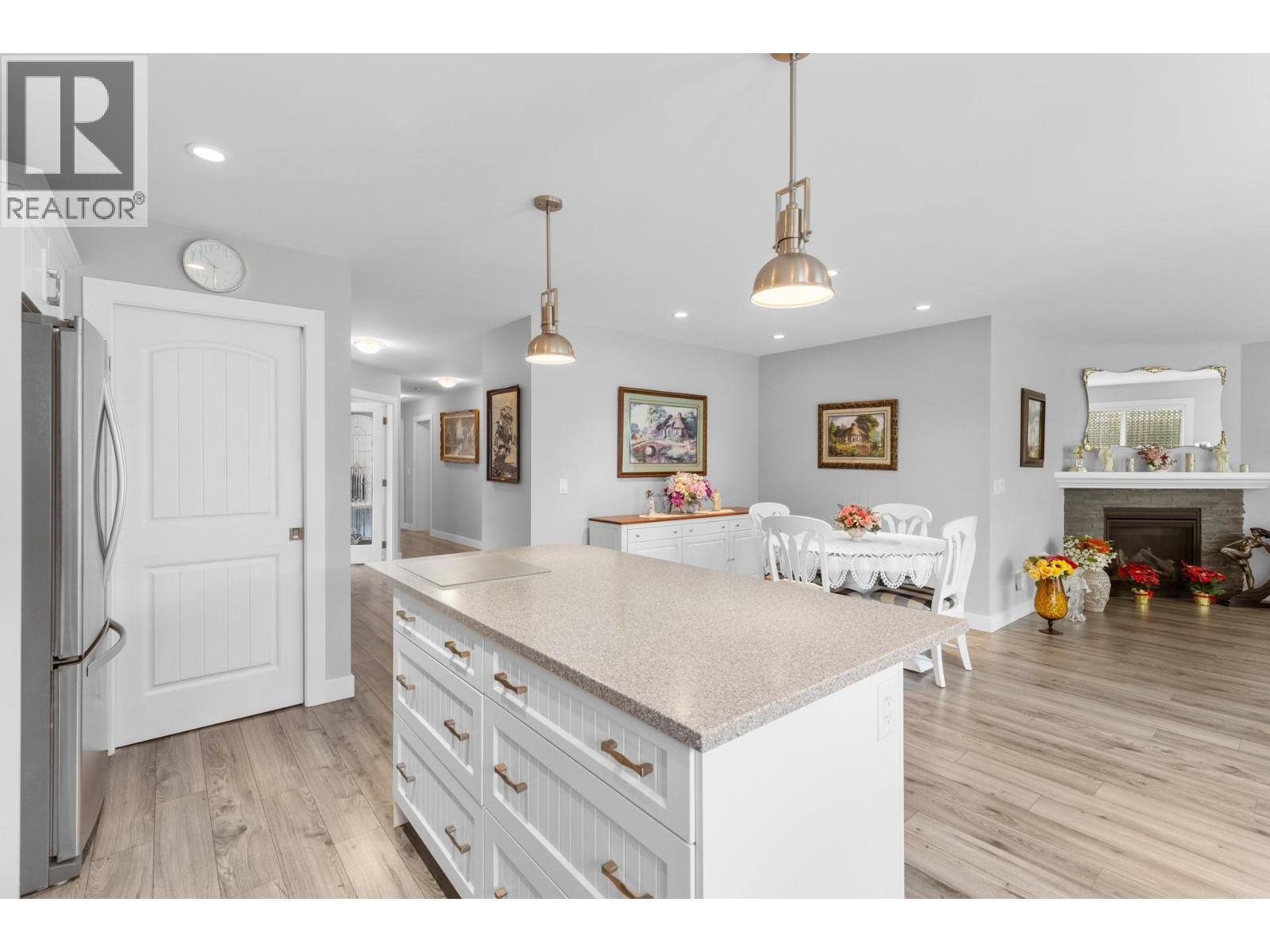 2067 Mallard Drive, Westbank, BC - Indoor Photo Showing Kitchen