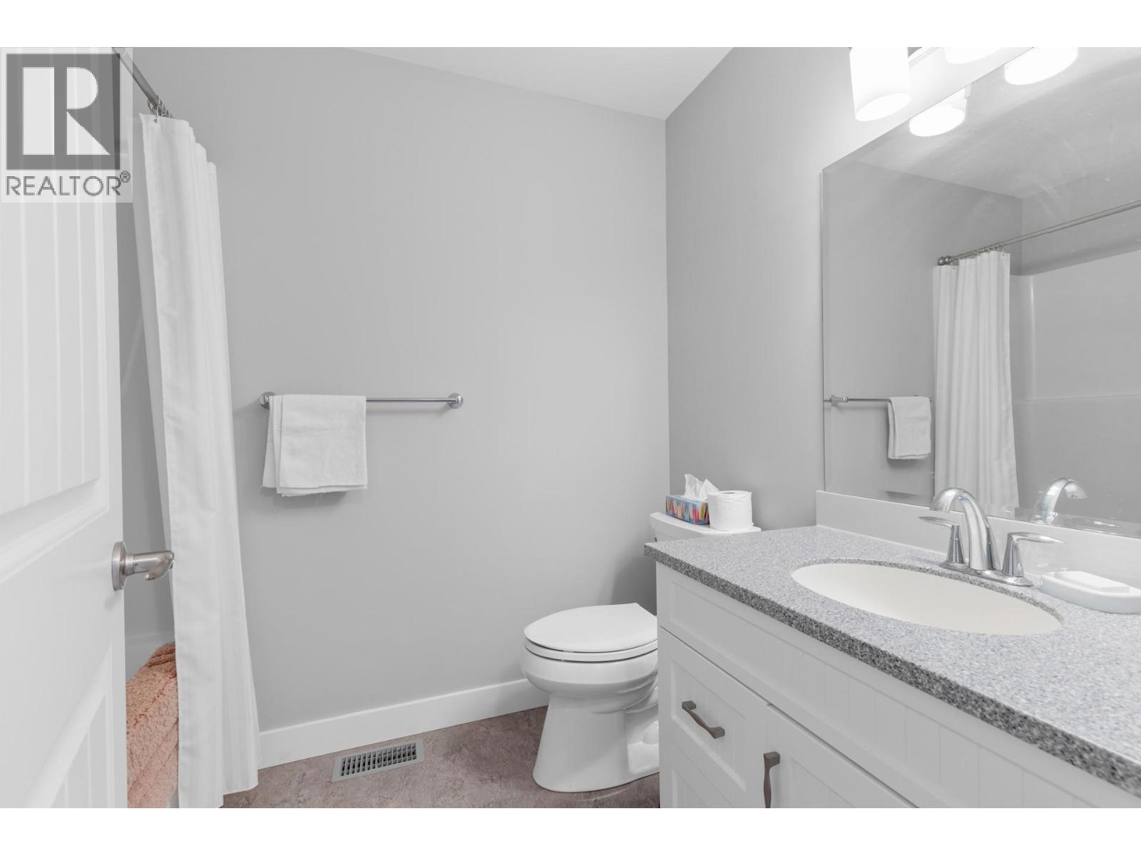 2067 Mallard Drive, Westbank, BC - Indoor Photo Showing Bathroom