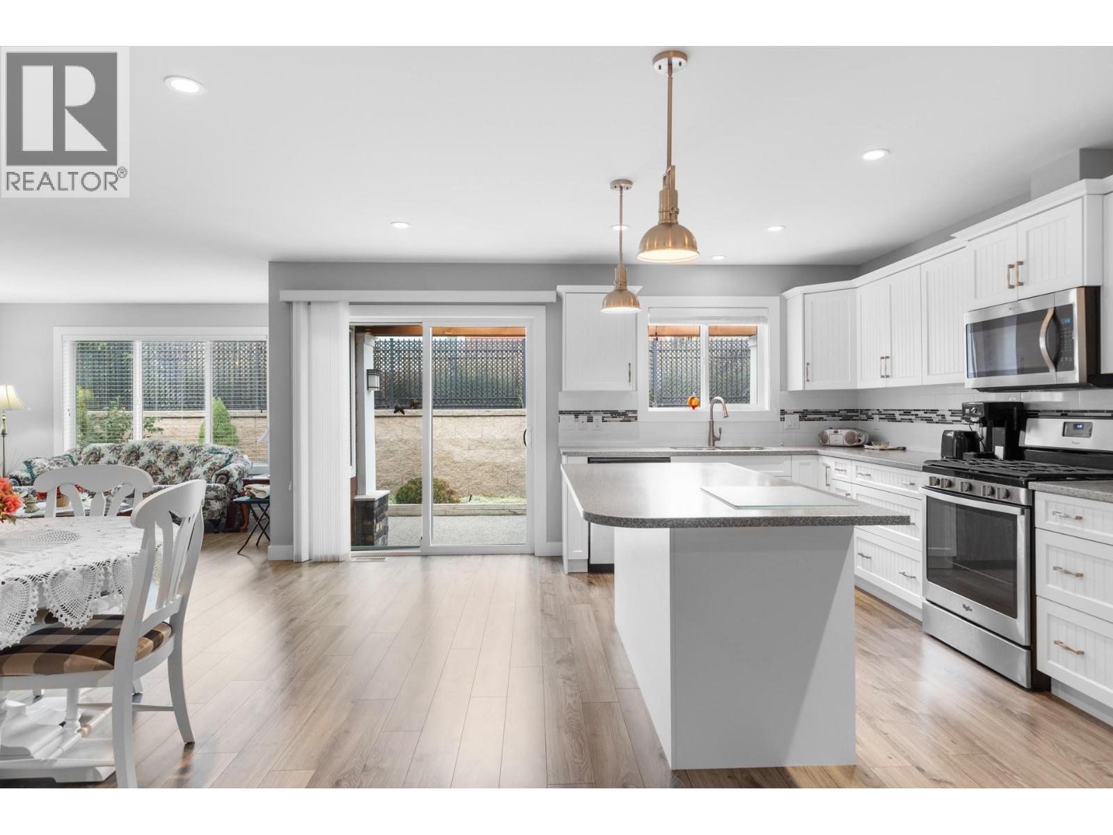 2067 Mallard Drive, Westbank, BC - Indoor Photo Showing Kitchen