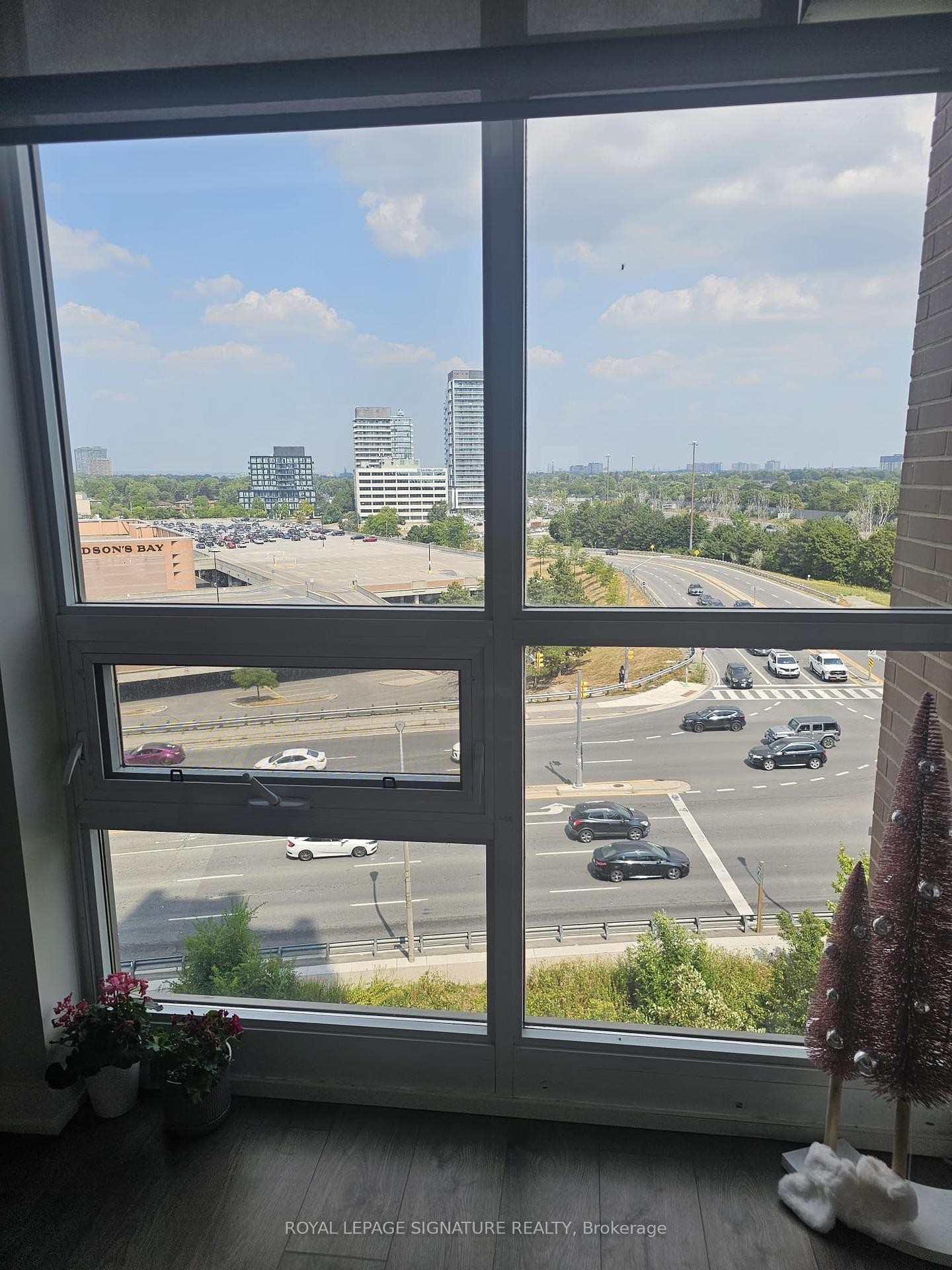 702-123 Parkway Forest Drive, Toronto, ON - Photo Showing Other Room