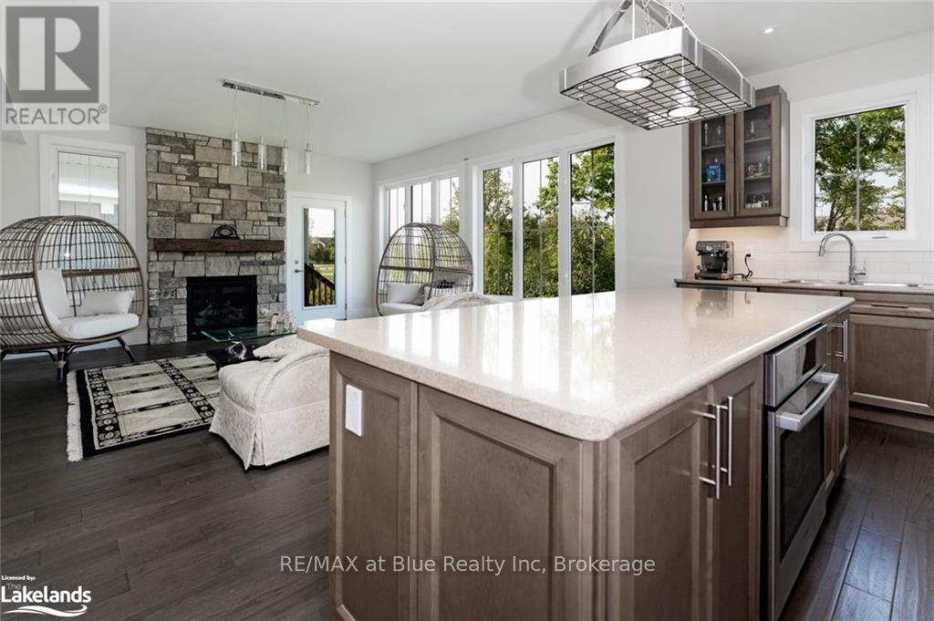 364 Yellow Birch Crescent, Blue Mountains, ON - Indoor With Fireplace