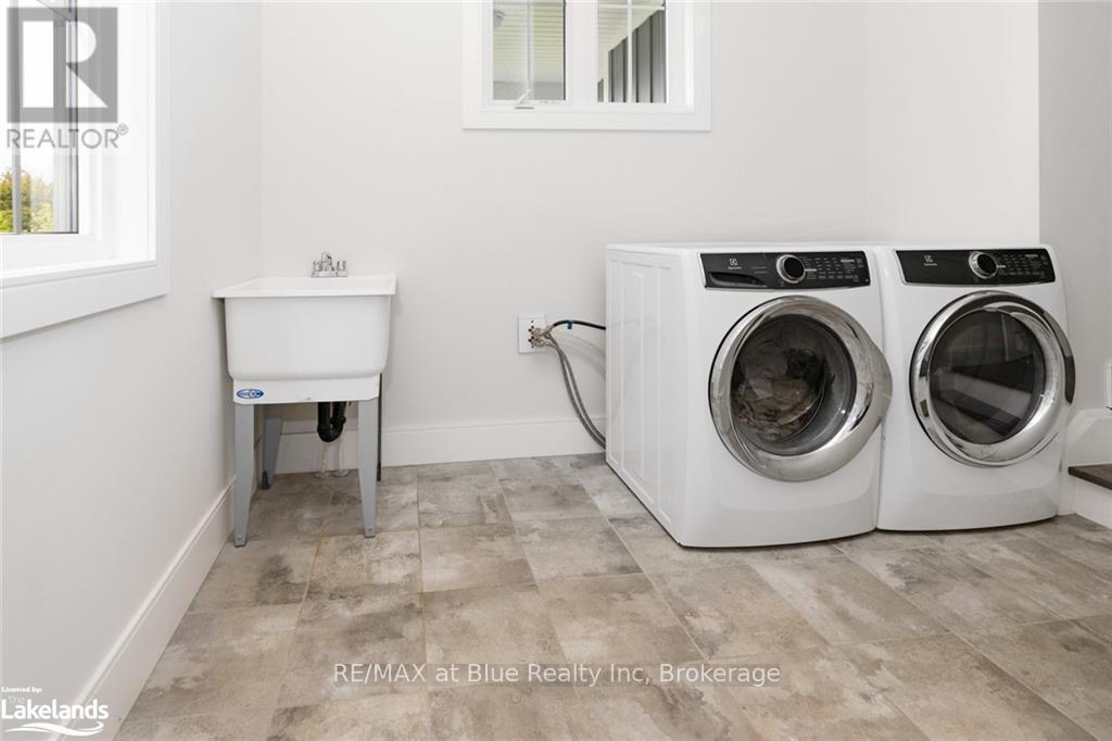 364 Yellow Birch Crescent, Blue Mountains, ON - Indoor Photo Showing Laundry Room