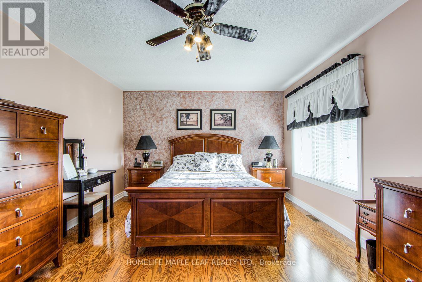 32 Mountainview Road, Mulmur, ON - Indoor Photo Showing Bedroom