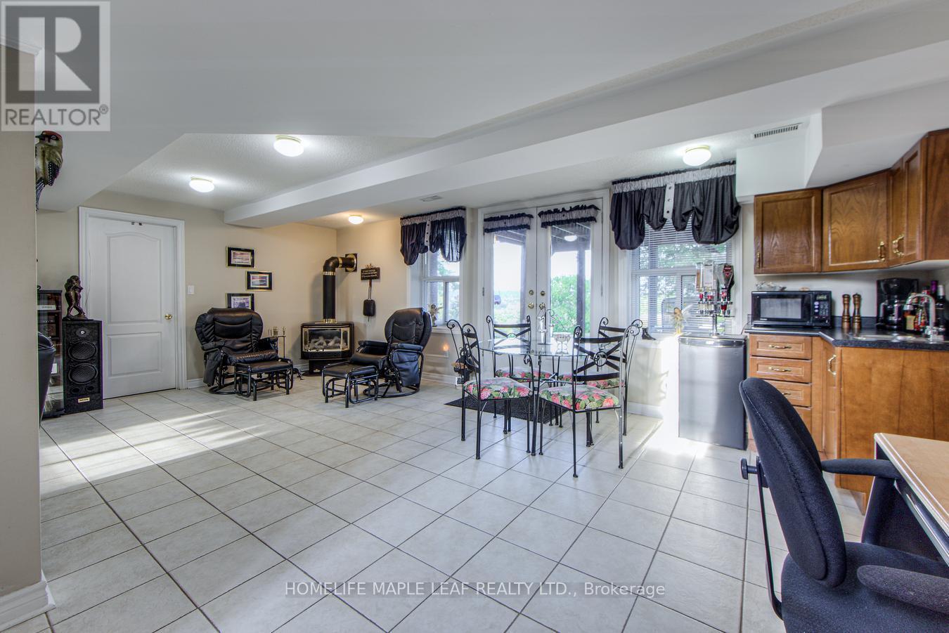 32 Mountainview Road, Mulmur, ON - Indoor