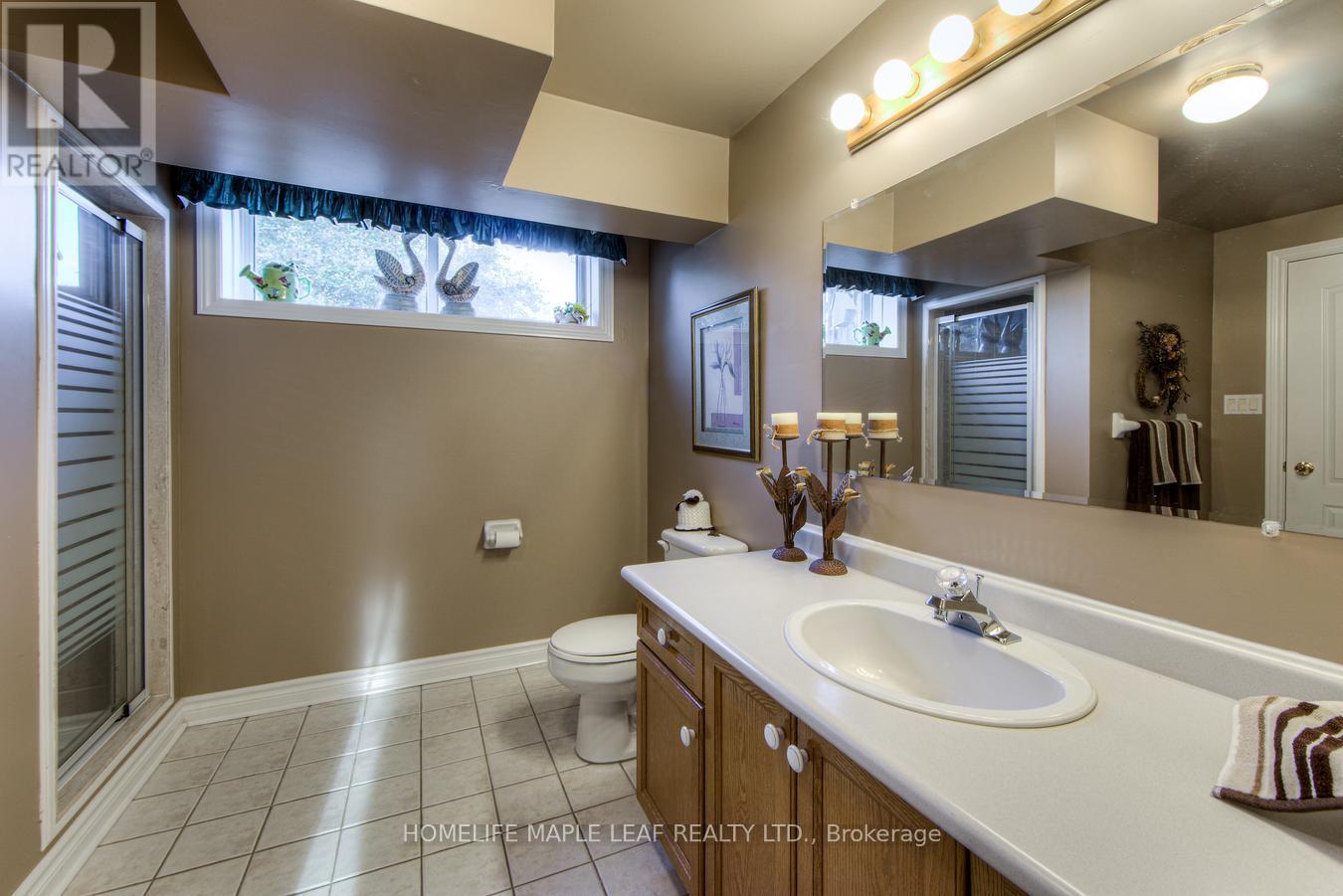 32 Mountainview Road, Mulmur, ON - Indoor Photo Showing Bathroom