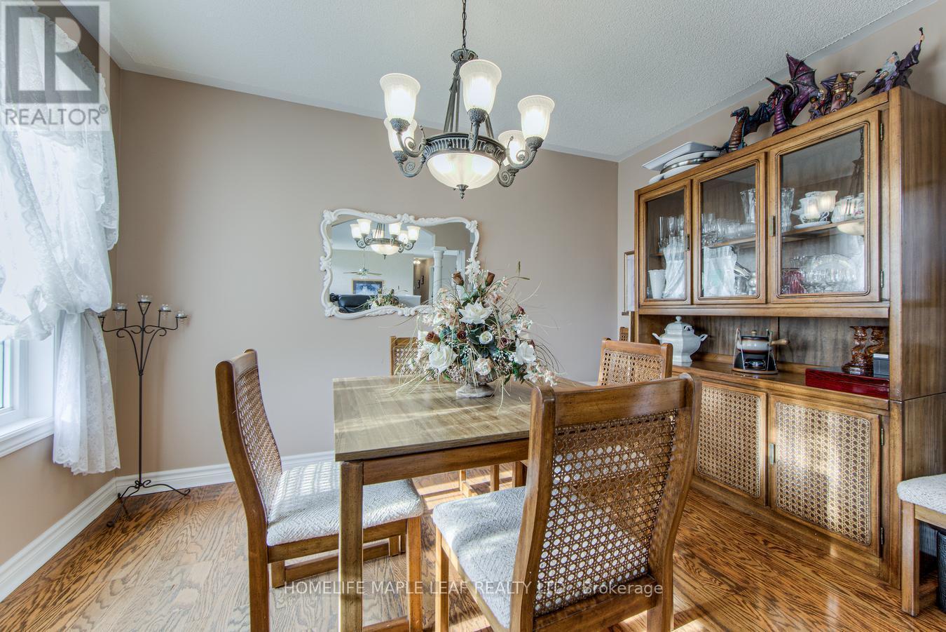 32 Mountainview Road, Mulmur, ON - Indoor Photo Showing Dining Room