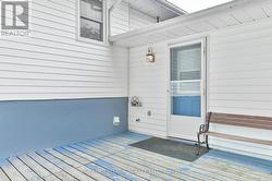 Rear entrance to deck -