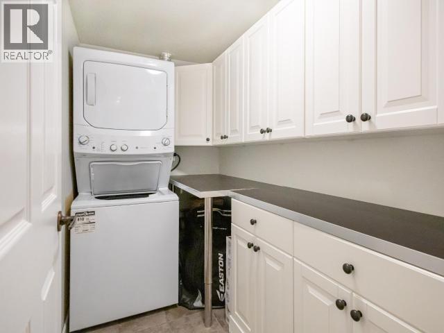 202-4685 Joyce Ave, Powell River, BC - Indoor Photo Showing Laundry Room