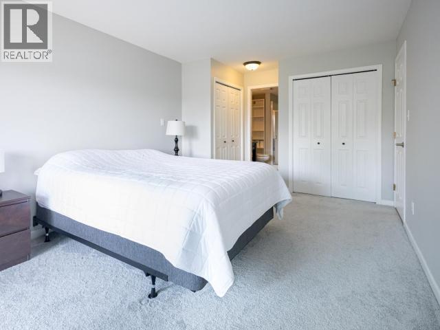 202-4685 Joyce Ave, Powell River, BC - Indoor Photo Showing Bedroom