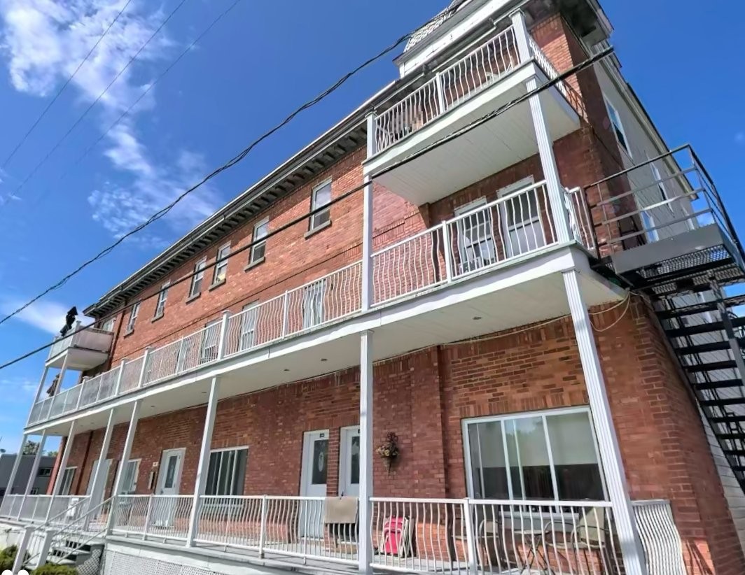 Façade - 202-400 Rue De Frontenac, Berthierville, QC - Outdoor