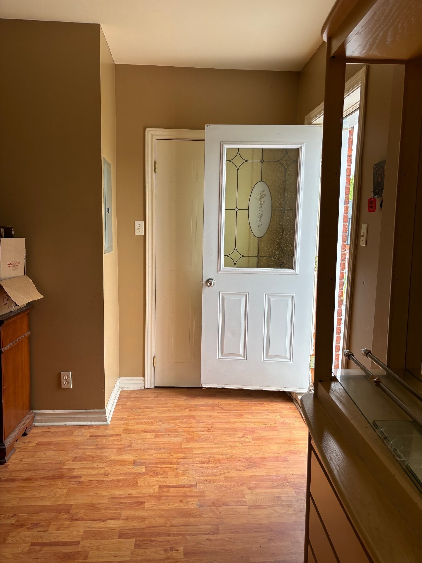 Salon - 202-400 Rue De Frontenac, Berthierville, QC - Indoor Photo Showing Other Room