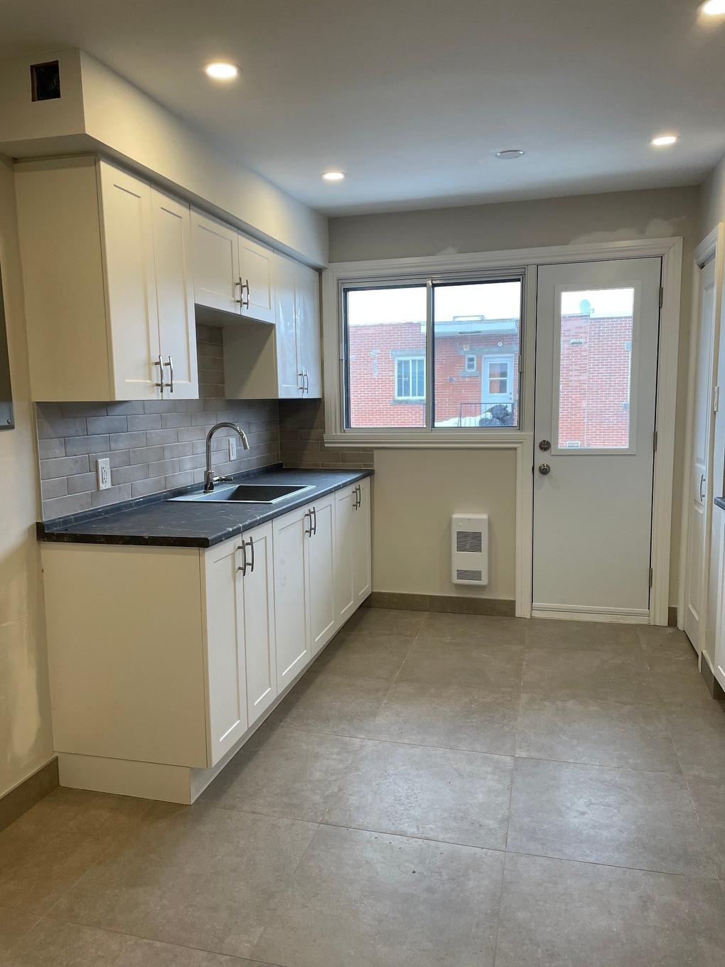 Kitchen - 6-6915 Boul. De L'Acadie, Montréal (Villeray/Saint-Michel/Parc-Extension), QC - Indoor Photo Showing Kitchen With Double Sink