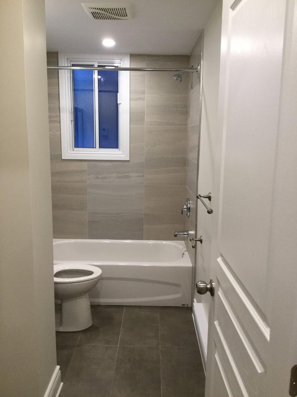 Bathroom - 2-766 81E Avenue, Laval (Chomedey), QC - Indoor Photo Showing Bathroom