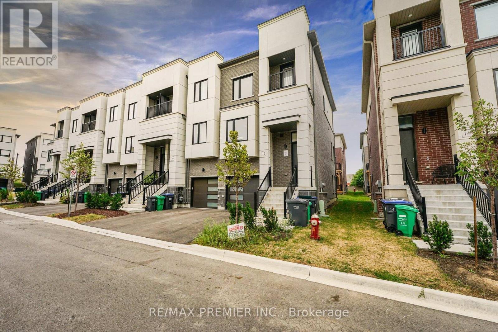 12 Heathrow Lane, Caledon, ON - Outdoor With Facade