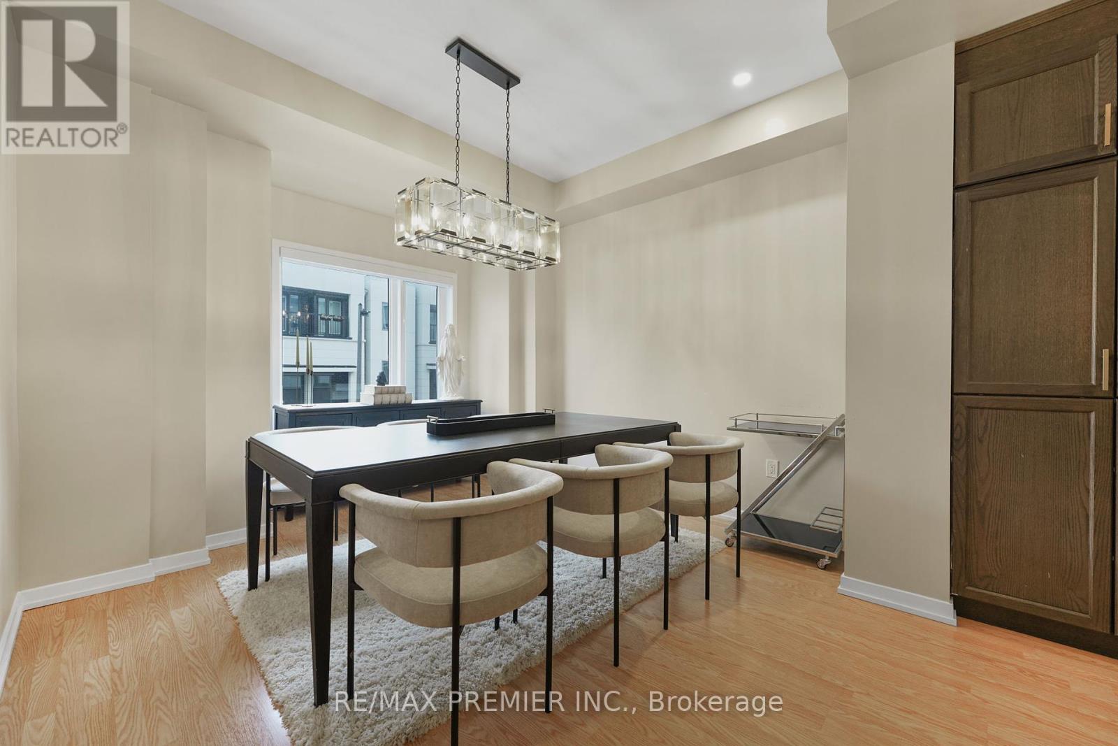 12 Heathrow Lane, Caledon, ON - Indoor Photo Showing Dining Room