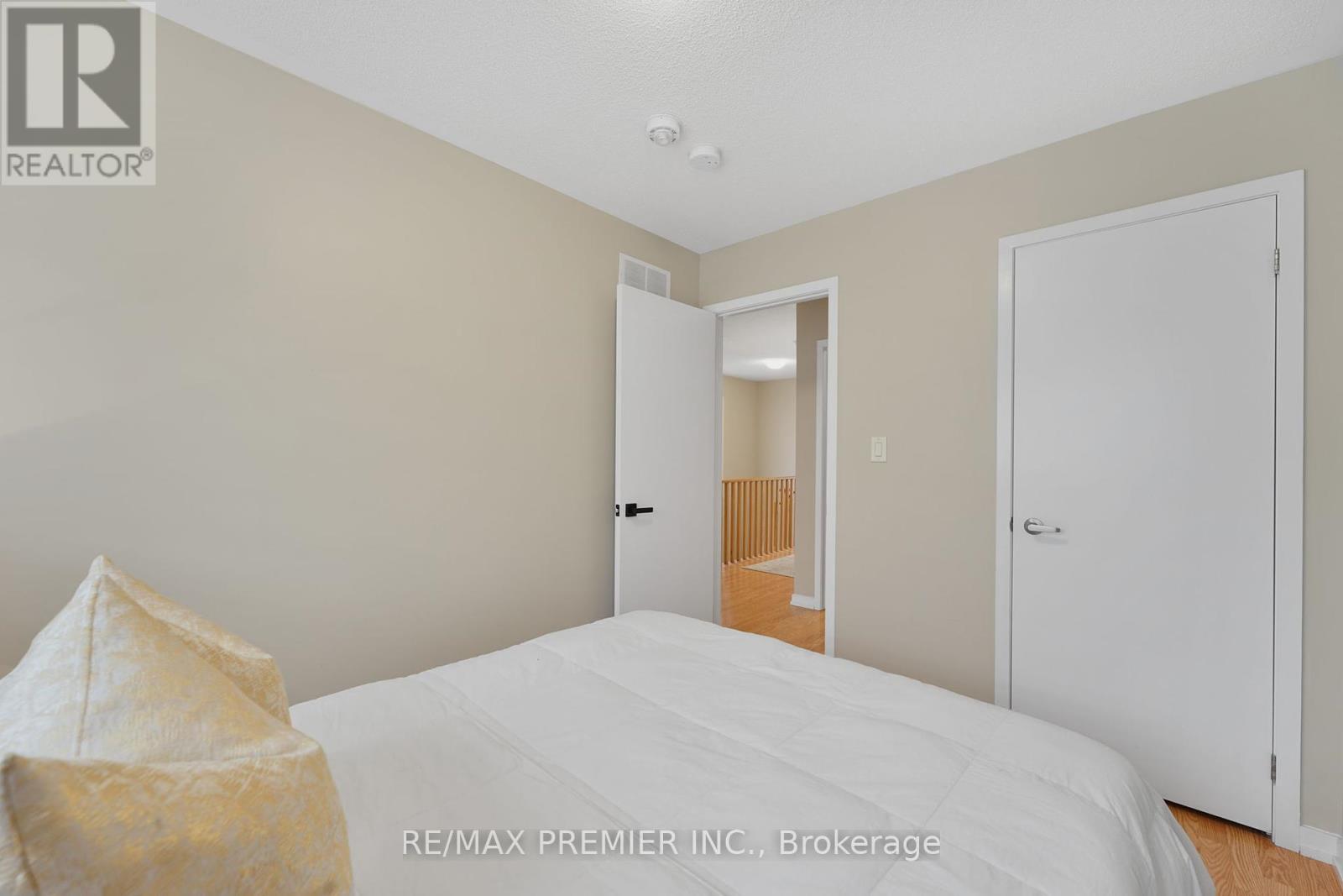 12 Heathrow Lane, Caledon, ON - Indoor Photo Showing Bedroom