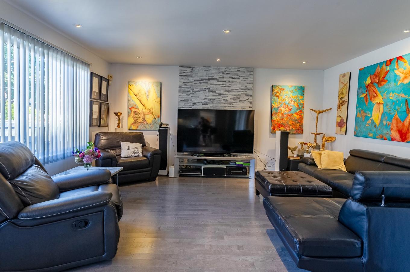 Family room - 1620 Crois. Rousseau, Brossard, QC - Indoor Photo Showing Living Room