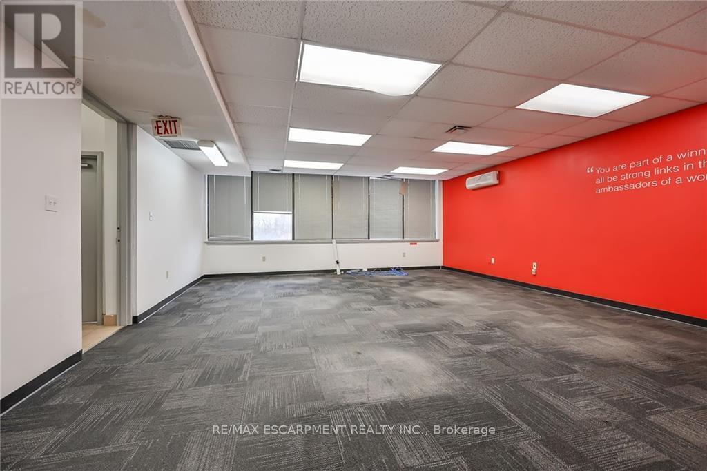 54 Centennial Parkway N, Hamilton, ON