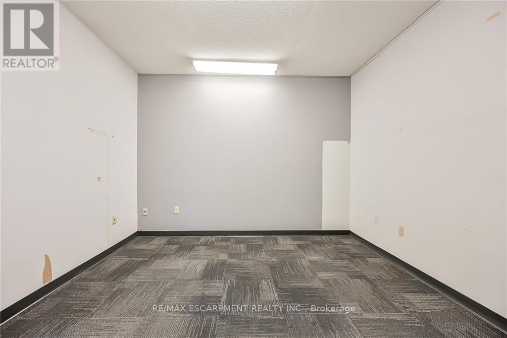 54 Centennial Parkway N, Hamilton, ON