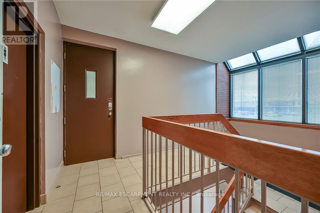 54 Centennial Parkway N, Hamilton, ON