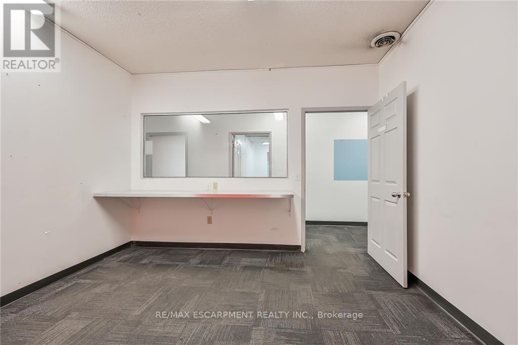 54 Centennial Parkway N, Hamilton, ON