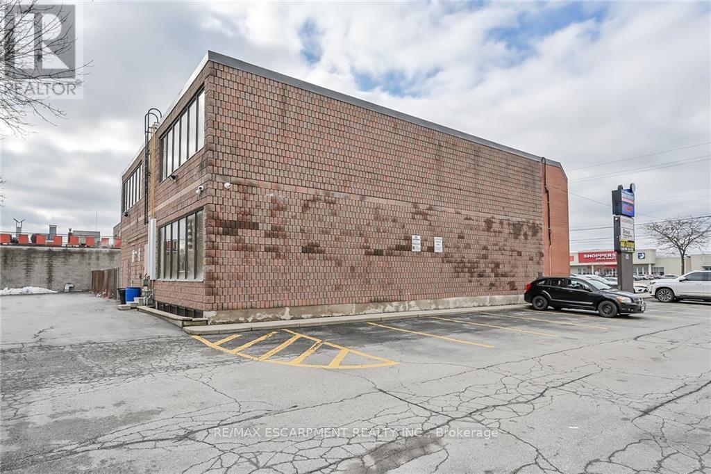 54 Centennial Parkway N, Hamilton, ON