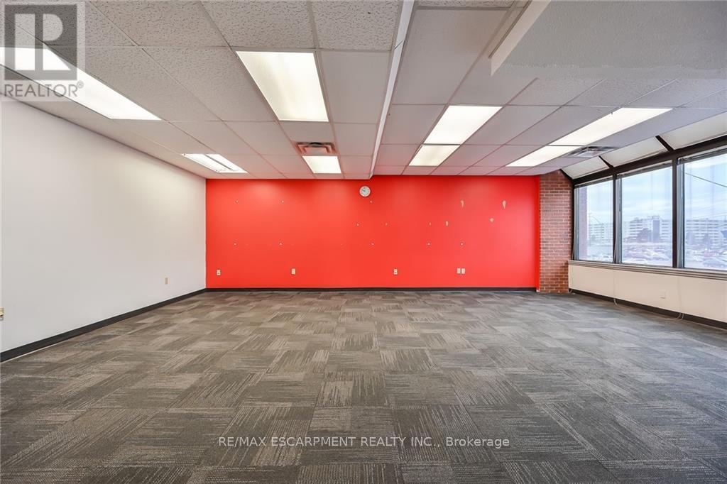 54 Centennial Parkway N, Hamilton, ON