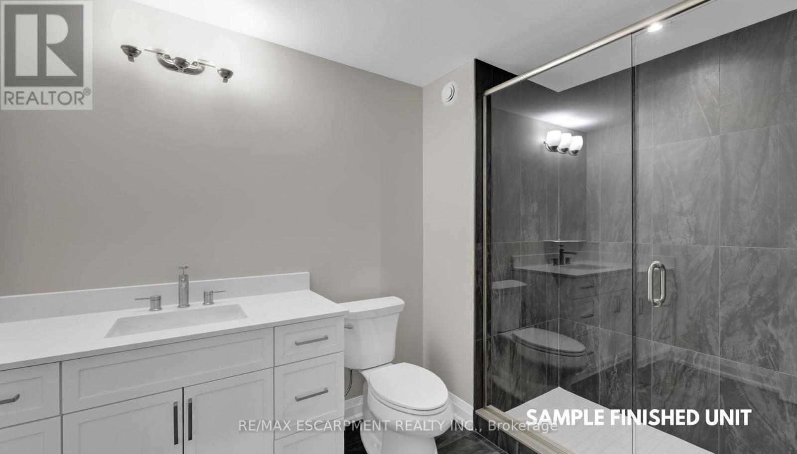 924 Garden Court Crescent, Woodstock, ON - Indoor Photo Showing Bathroom