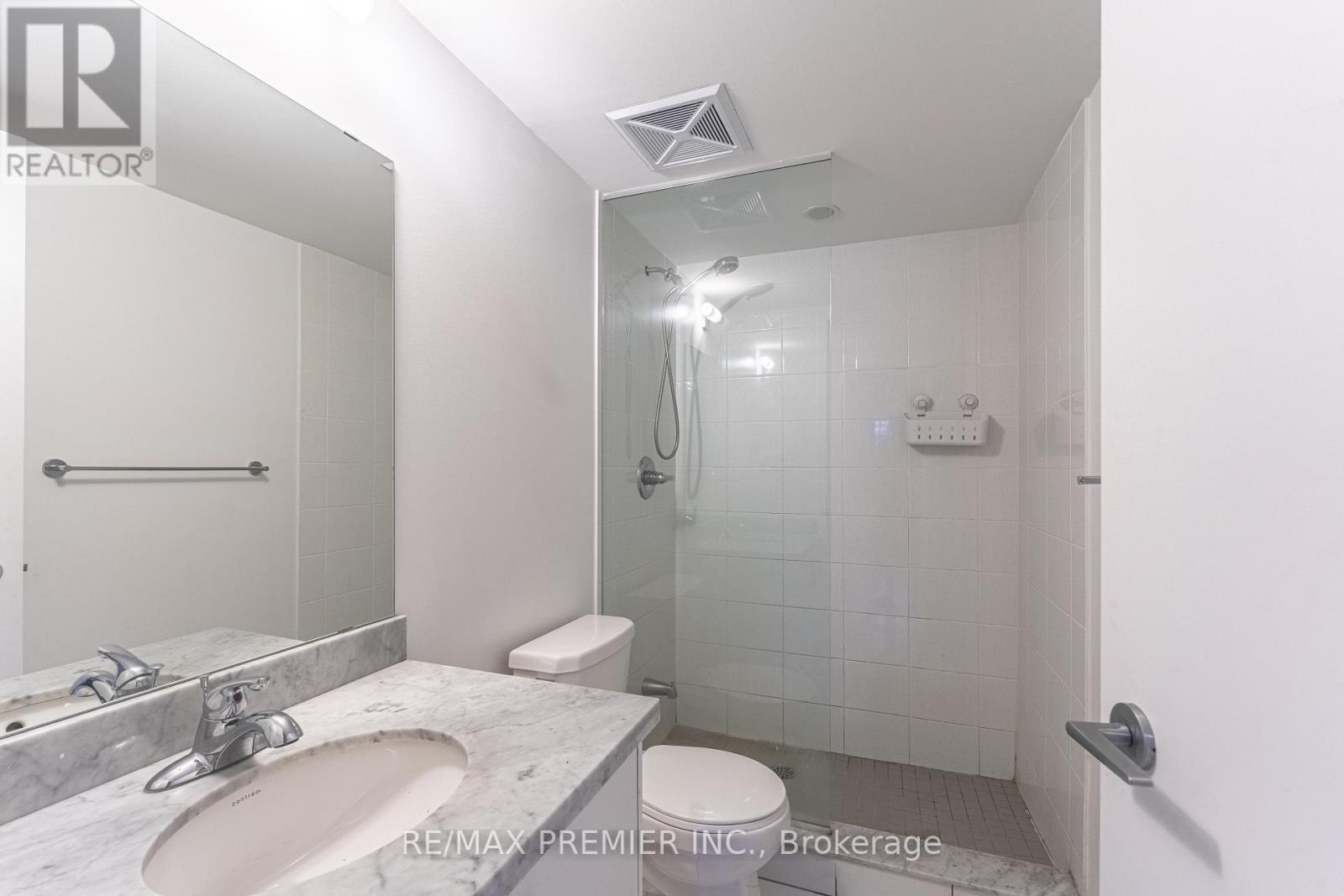 B02 - 26 Bruce Street, Vaughan, ON - Indoor Photo Showing Bathroom